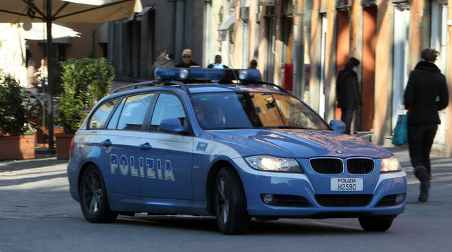 poliziavolante.jpg