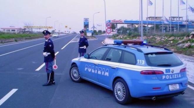 polizia-stradale-pattuglia.jpg