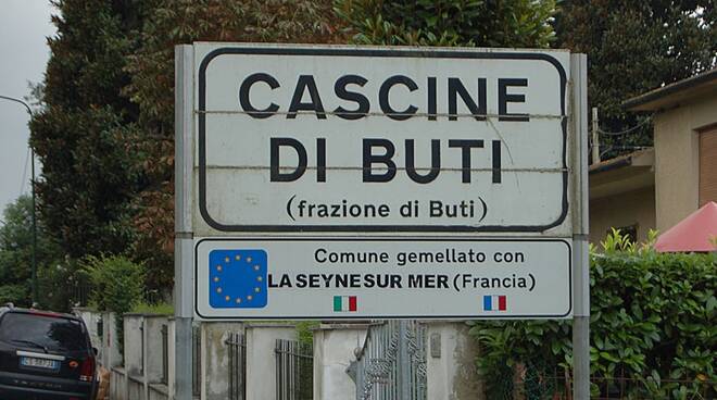 cartello-della-frazione-cascine-di-buti.jpg