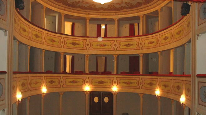 Teatro_del_Rassicurati_di_Montecarlo.JPG