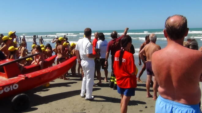 Controlli_sulle_spiagge.JPG