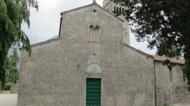 Pieve_di_santa_maria_a_diecimo_01.JPG