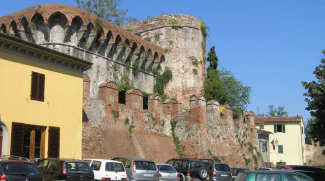 Fortezza-Montecarlo-Lucca-Author-and-Copyright-Marco-Ramerini-620x330.jpg