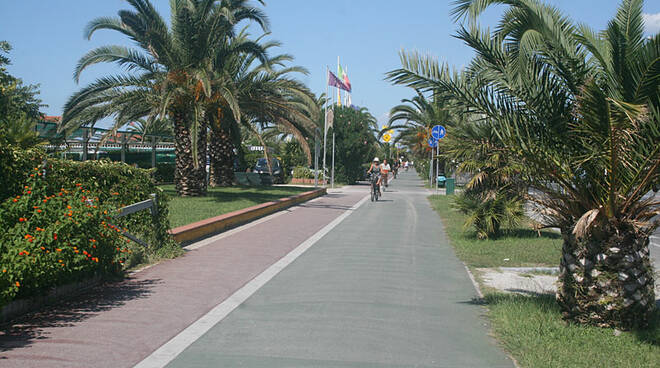 forte_dei_marmi_pista_ciclabile.jpg