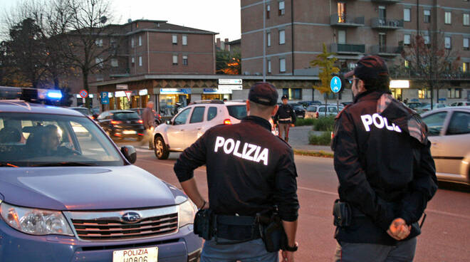 polizia-controlli-strada-2.jpg