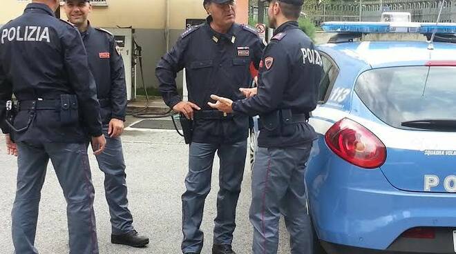 Divise-nuove-polizia-lucca.jpg