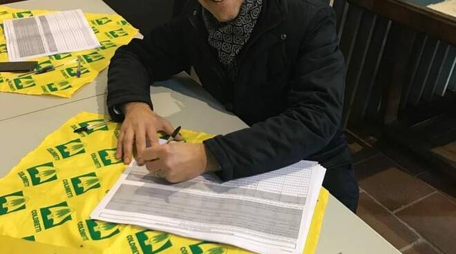 Foto_Luca_Menesini_firma_petizione_Coldiretti.jpg