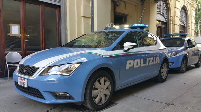 poliziavolanti.jpg