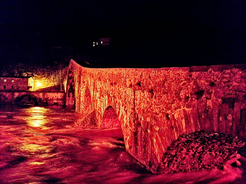 Ponte del Diavolo arancione per dire no alla violenza - SerchioInDiretta