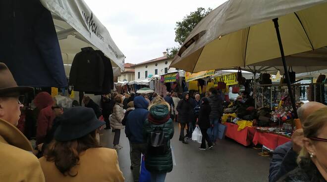 Mercatino di Natale Cna a Forte dei Marmi