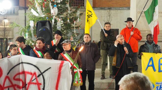 Fiaccolata per la pace e contro la guerra organizzata dal movimento Shalom a Fucecchio