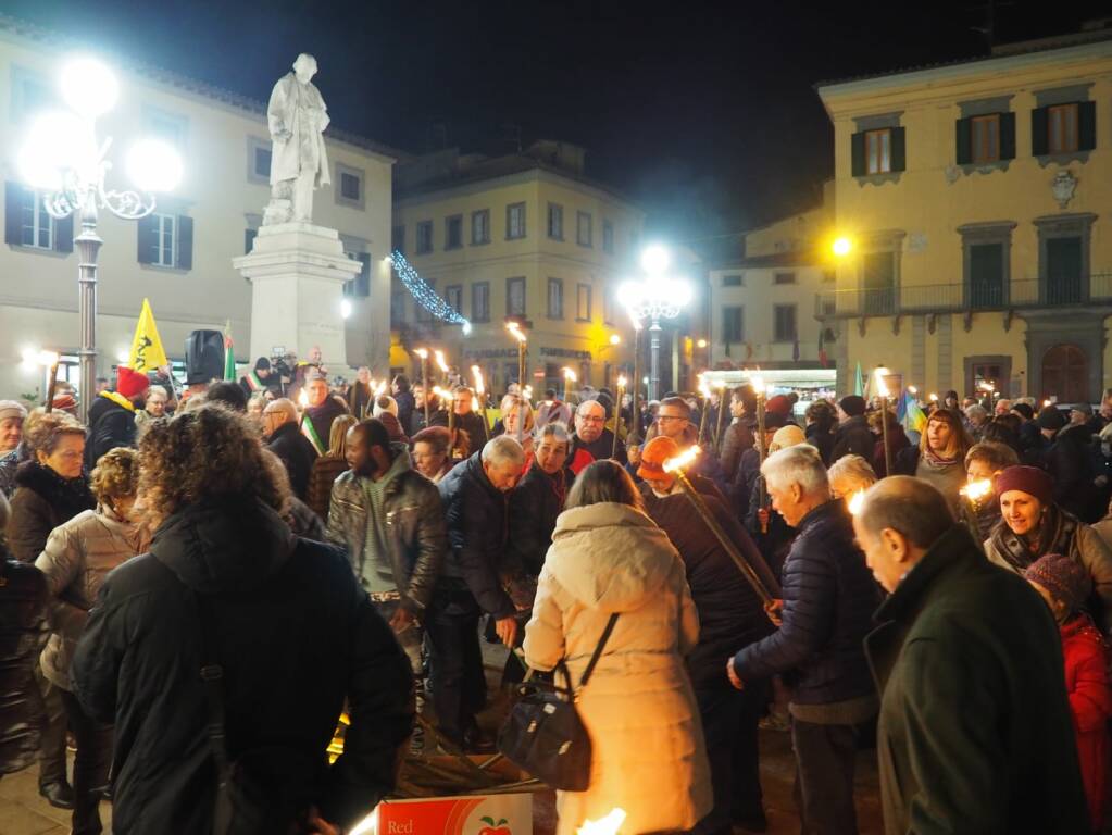 Fiaccolata per la pace e contro la guerra organizzata dal movimento Shalom a Fucecchio