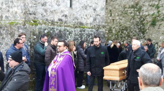 Folla ai funerali dei coniugi Grazzini