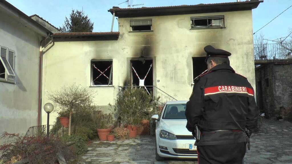 Sopralluogo dei carabinieri alla casa di Anchiano dove è morta una 14enne