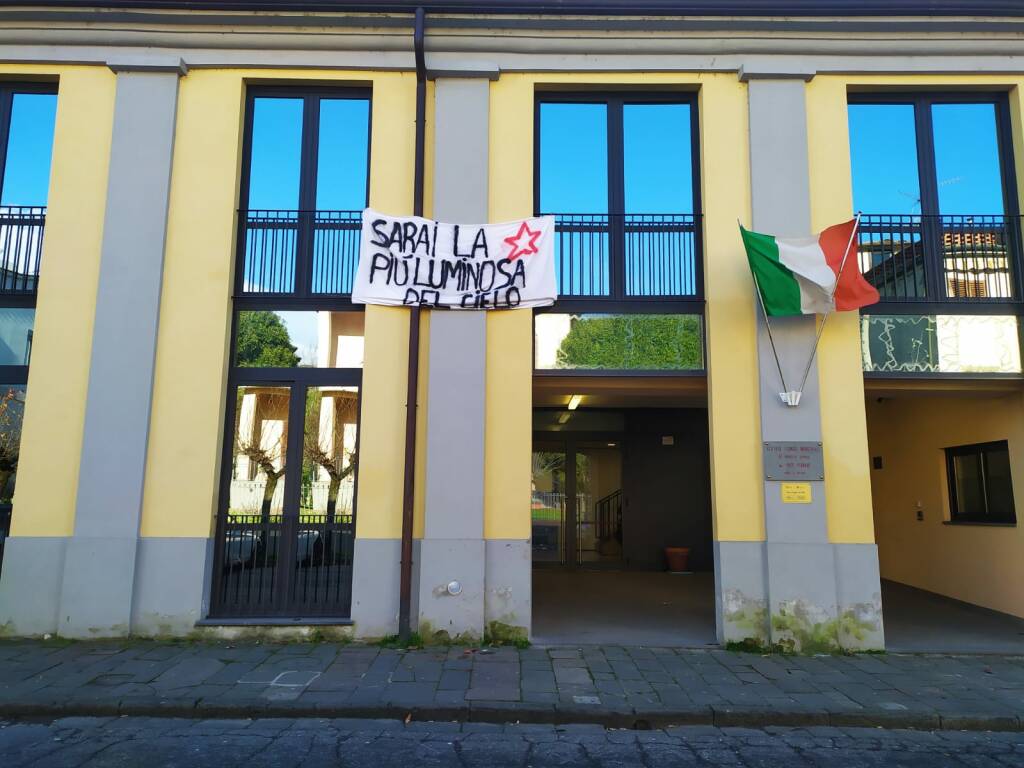 Striscioni per Giulia all'Iti Ferrari di Borgo