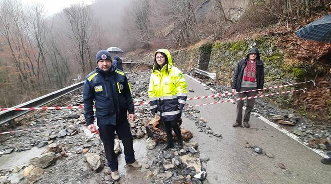 Frana sulla strada Provinciale di Valdarni