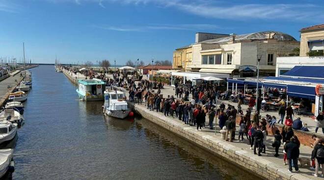 folla a Viareggio