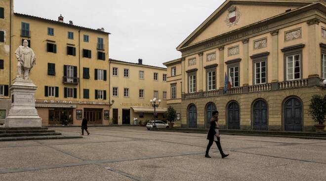 lucca centro storico deserto teatro del giglio