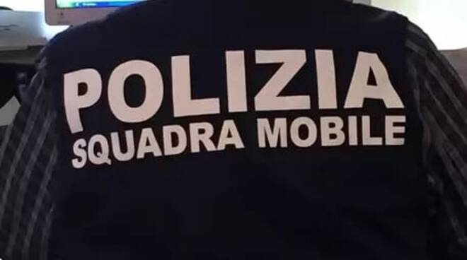 polizia squadra mobile