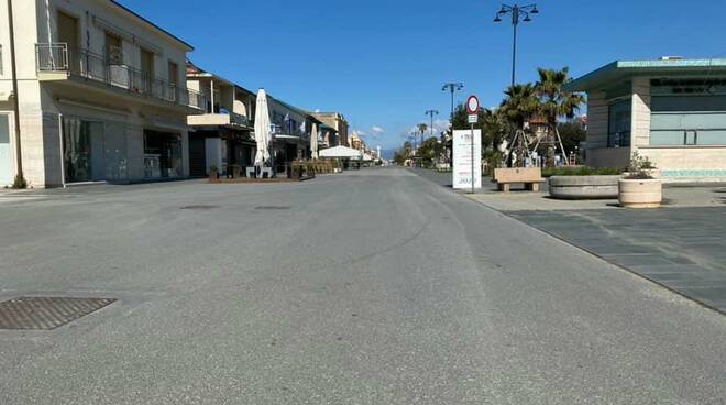 strade vuote Lucca Viareggio coronavirus