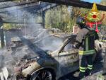 auto a fuoco treggiaia pontedera incendio