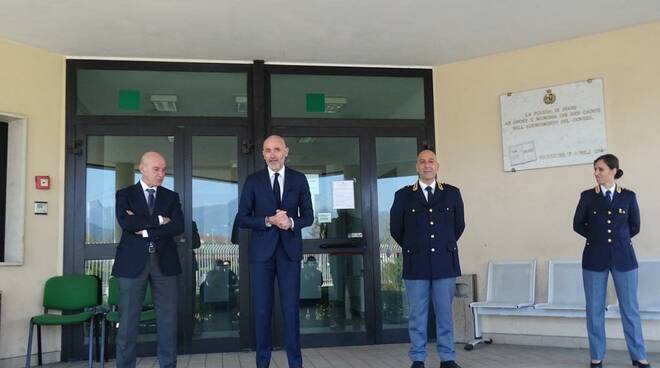 commissariato polizia viareggio