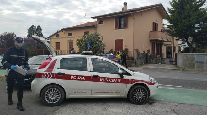 coronavirus controlli santa maria a monte polizia municipali carabinieri