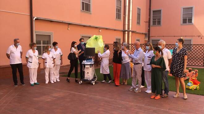 Ecografo donato dal gruppo Kedrion alla pediatria dell’ospedale San Francesco di Barga