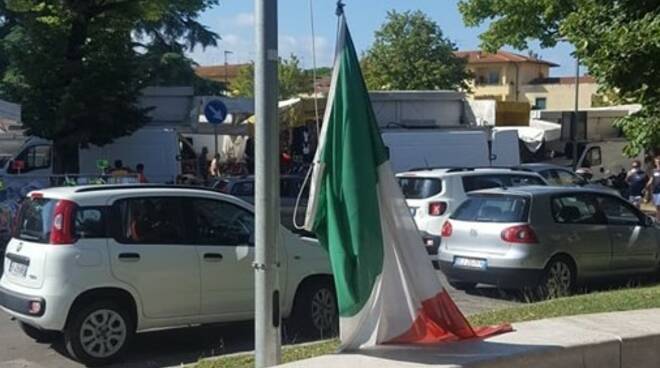 tricolore a terra a fucecchio