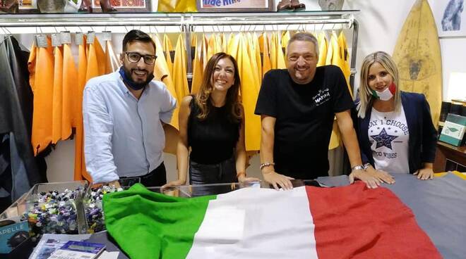 Augusta Montaruli fratelli d'italia in visita al distretto del cuoio