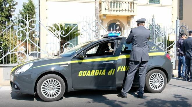 guardia di finanza lucca