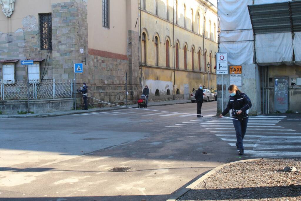 Incidente in piazzale Verdi: donna travolta da un bus