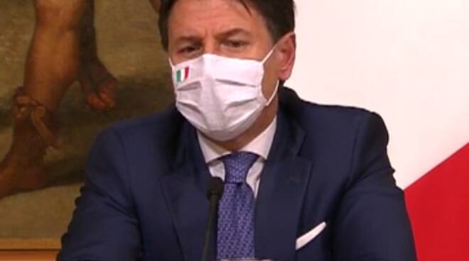 premier Giuseppe Conte decreto per le feste