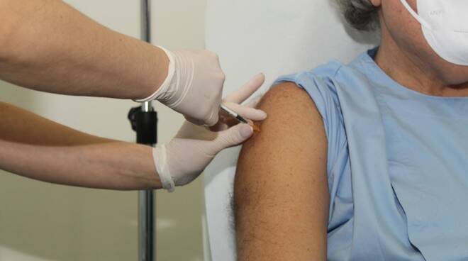 primi vaccinati contro il coronavirus al san luca