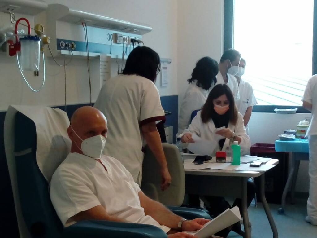 primi vaccinati contro il coronavirus al san luca