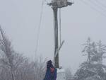 E-Distribuzione operai al lavoro neve Garfagnana