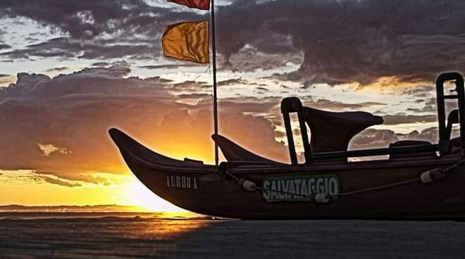 spiaggia viareggio (foto Martinelli )