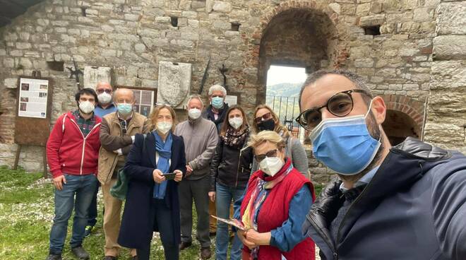 sopralluogo Raspini al castello di Nozzano