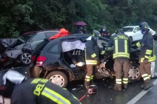 Incidente lungo la provinciale 25 alle Quattro Strade a Bientina primo maggio 21