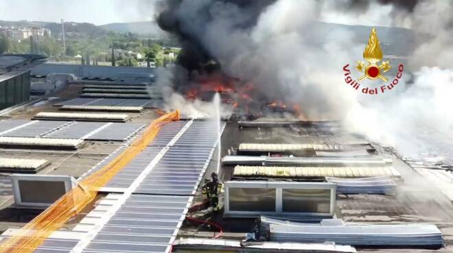 incendio centro commerciale a ponte a Greve