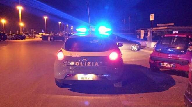 Polizia in Darsena a Viareggio