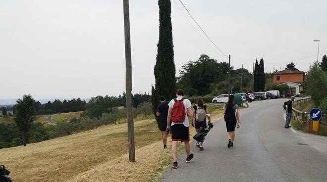 Raccogli e Vai rifiuti abbandonati via Francigena 