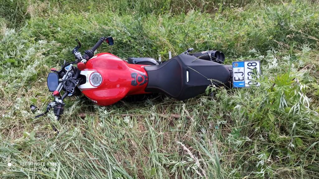 Scontro tra due moto sulla Lodovica: 4 feriti gravi