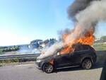 Auto in fiamme Fipili Montopoli