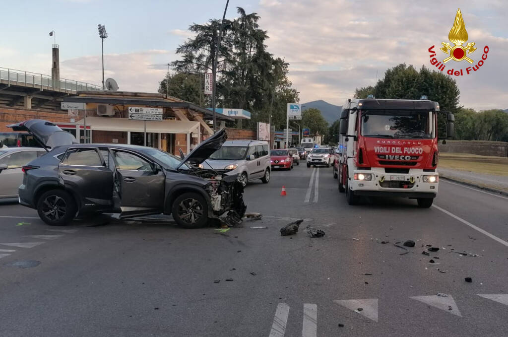 incidente via Marconi vigili del fuoco