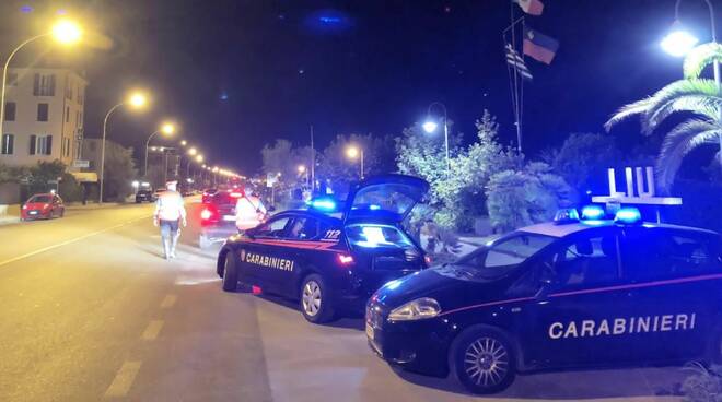 carabinieri lungomare versilia