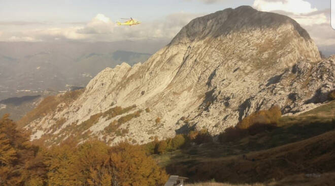 incidente alpi apuane