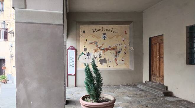  loggiato dell’antica cancelleria, in piazza Michele da Montopoli a montopoli valdarno