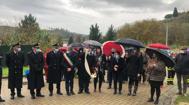 piazza san miniato dedicata a elisa amato e le vittime di femminicidio - 25 novembre 2021