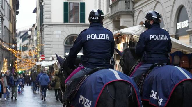 polizia a cavallo firenze
